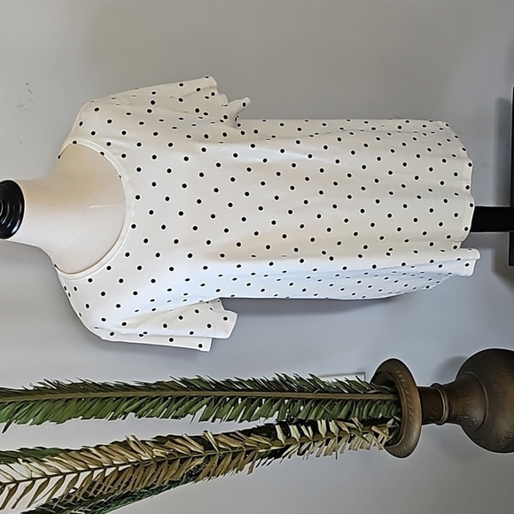 Croft & Barrow The Classic Tee Cream and Black Polka Dot Tee NWOT - Picture 1 of 12
